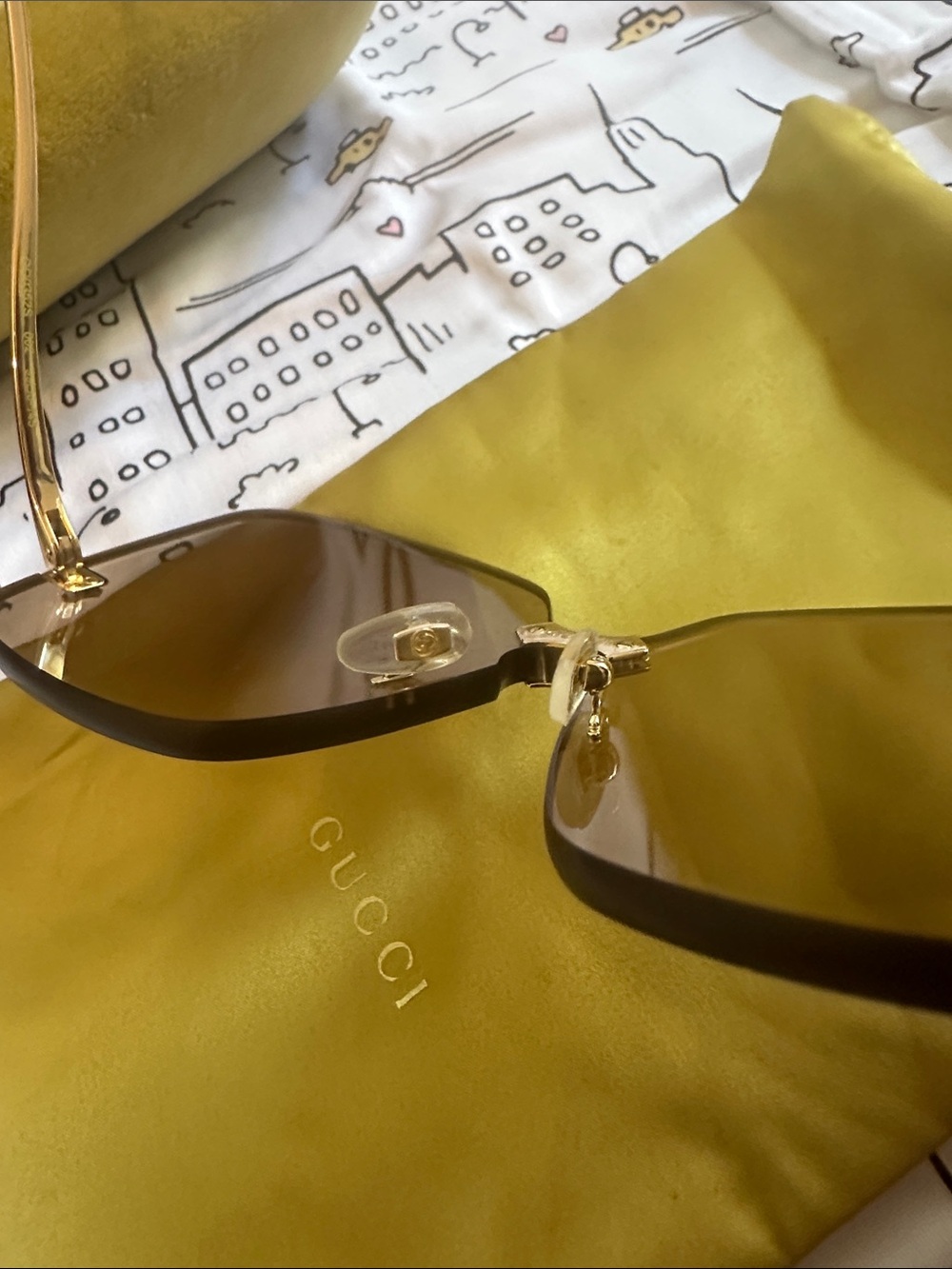 Gucci Oversized Rimless Sunglasses - Brown & Gold (GG0352S) - Picture 9 of 14